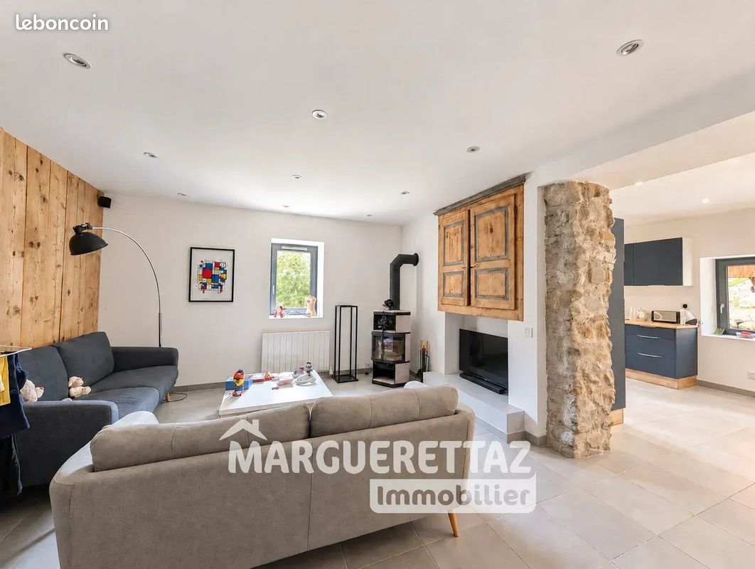 Maison 3 pièces 102 m² · à Bellevaux · 102 m² · 390 000 €