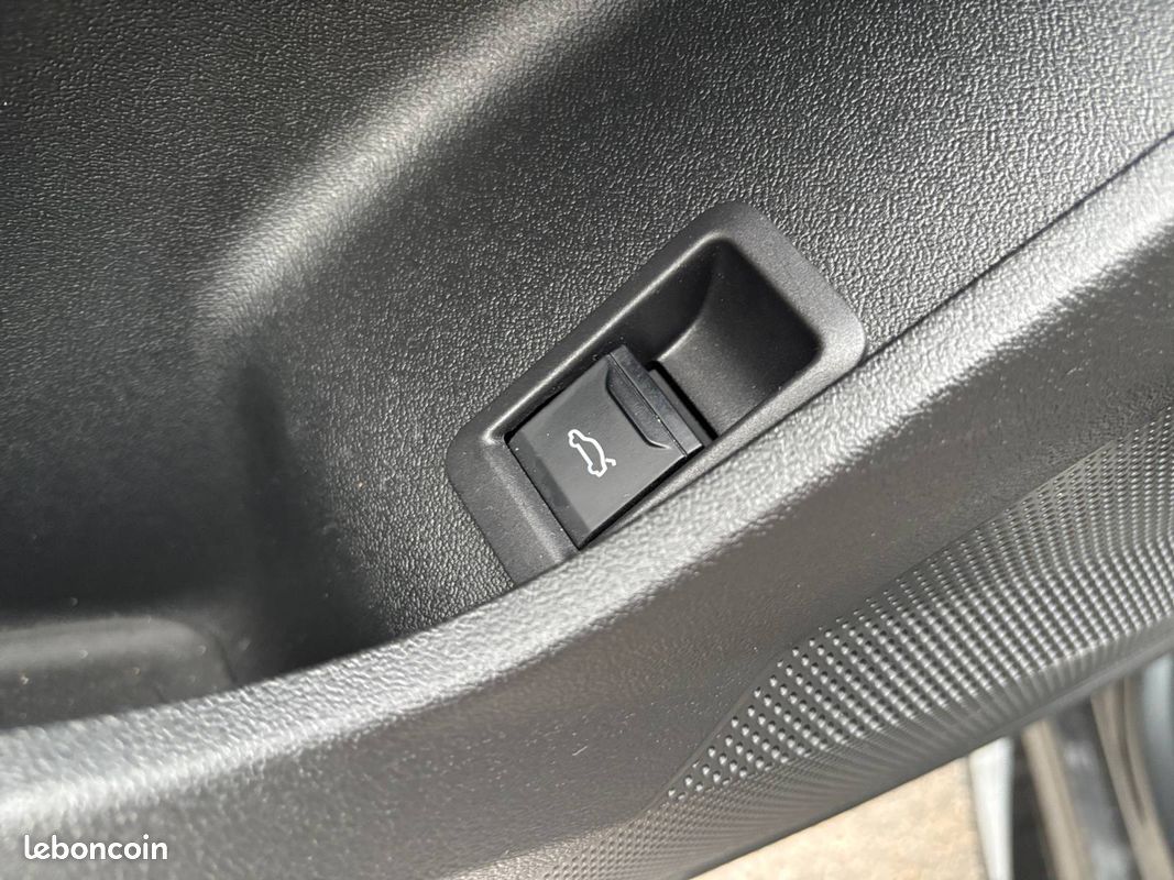 AUDI A5 TDI Hybride 204 ch S tronic 7 S line (image 14)