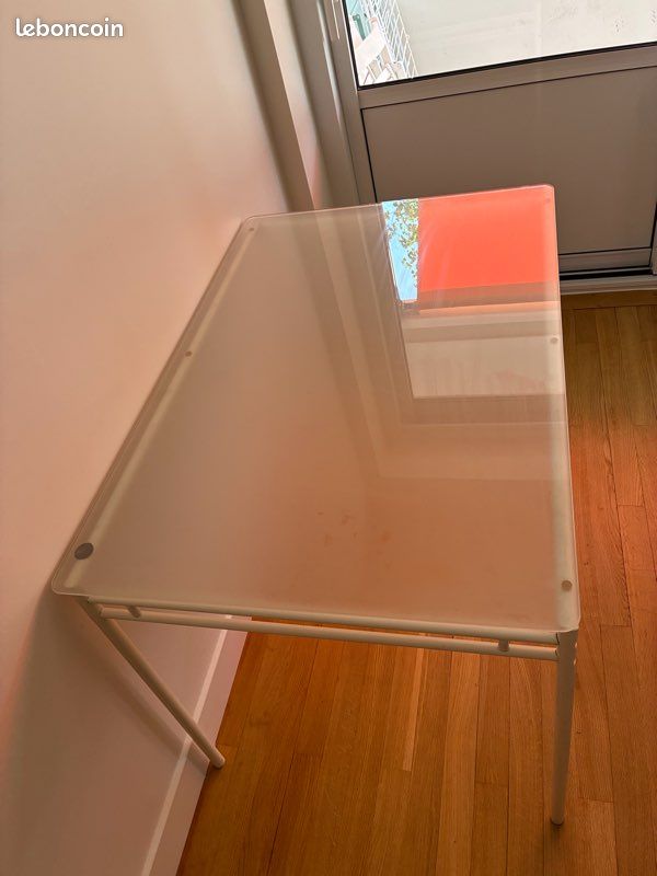 Table IKEA plateau en verre (image 2)