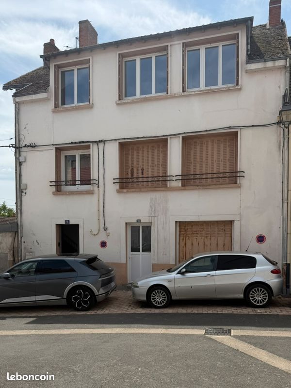 Immeuble 10 pièces 253 m² · à Néris-les-Bains · 253 m² · 190 000 €