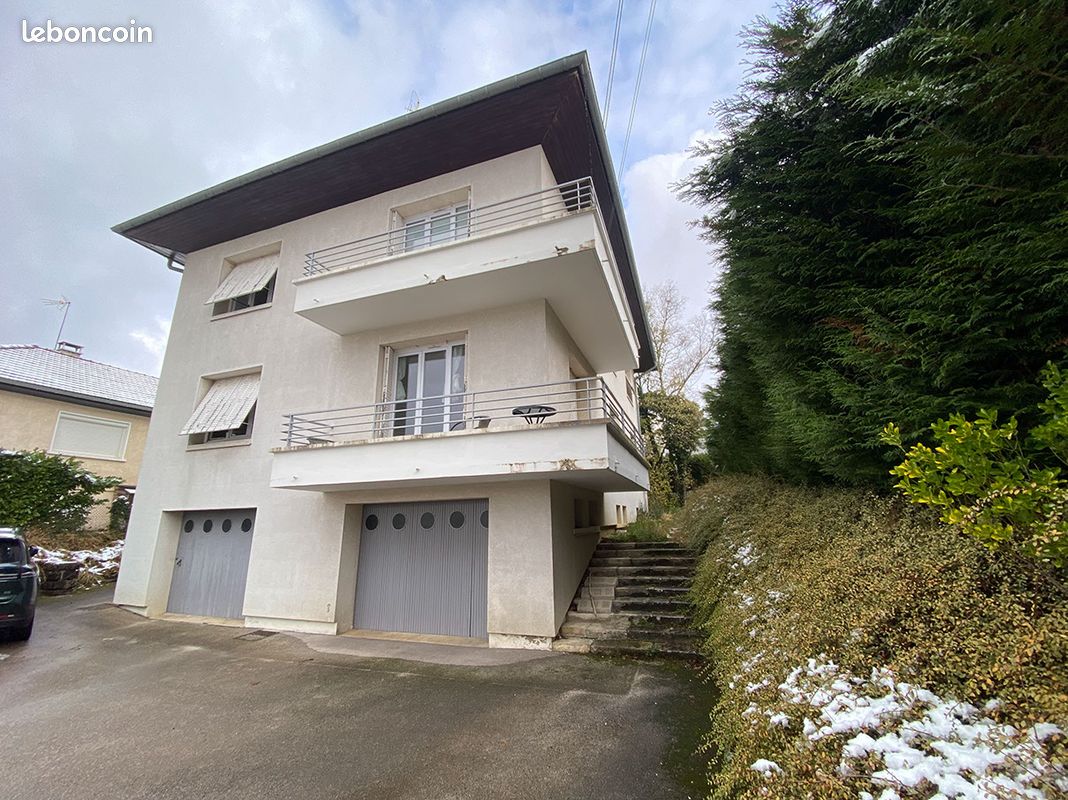 Immeuble 10 pièces 217 m² · à Lons-le-Saunier · 217 m² · 275 000 €