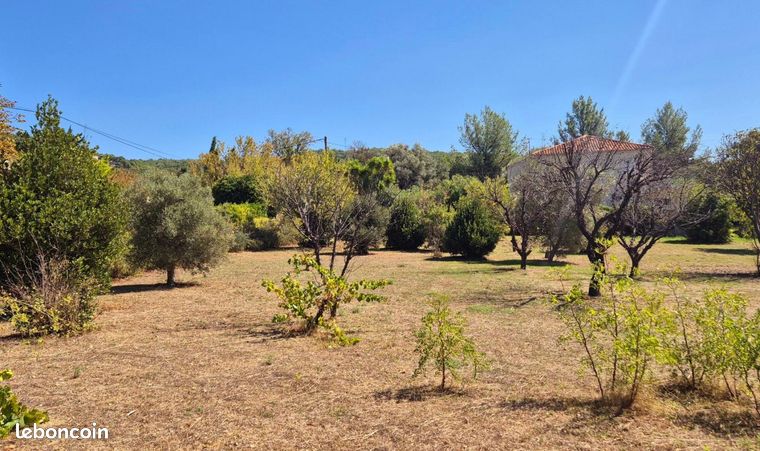 Terrain 1 040 m² Ceyreste