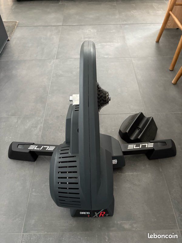 Home trainer Elite Direto XR-T avec cassette Équipements vélos