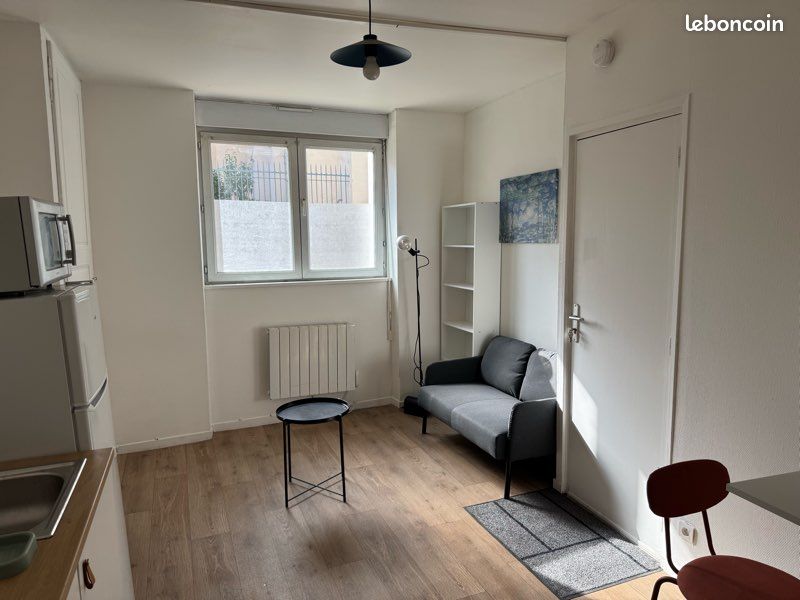 Appartement 1 pièce 21 m² · à Issoire · 21 m² · 450 €