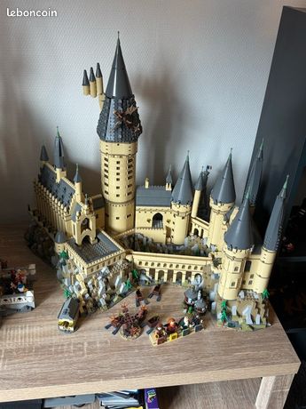 Château Harry Potter LEGO – Complet et en parfait état Collection - Main Image
