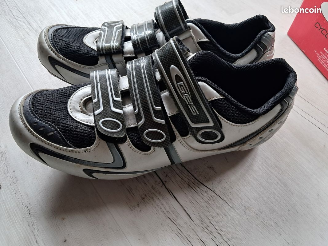 Chaussures vélo homme marque Ges pointure 44 avec cale .grise et velcro bon état (image 5)