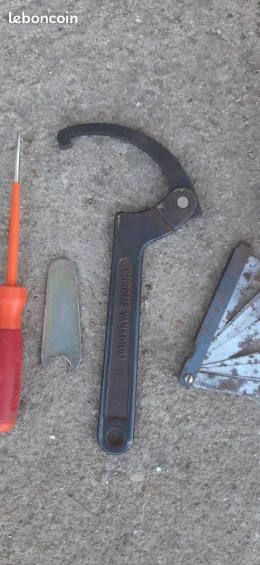 Outils divers (clé ergot, pince plomb) (image 4)