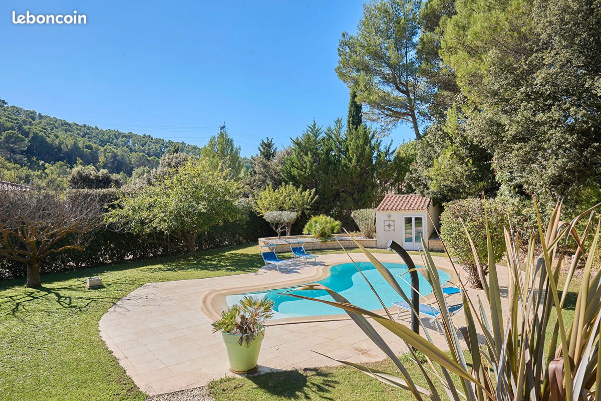 Maison 7 pièces 207 m² · à Simiane-Collongue · 207 m² · 1 030 000 €