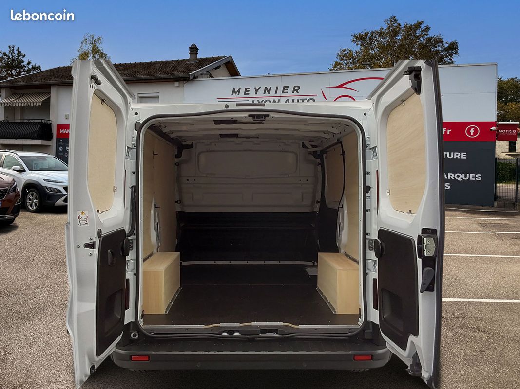 Renault Trafic Van L1H1 Extra 3T Blue dCI 170 EDC - Leasing (image 3)