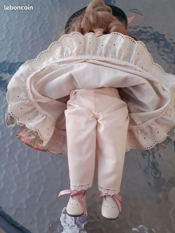Poupée En Porcelaine Mundia Melusine - Collection 1992