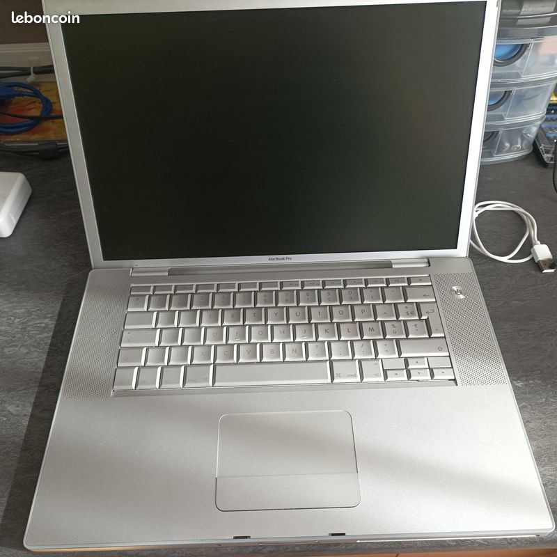 Apple MacBook Pro (image 1)