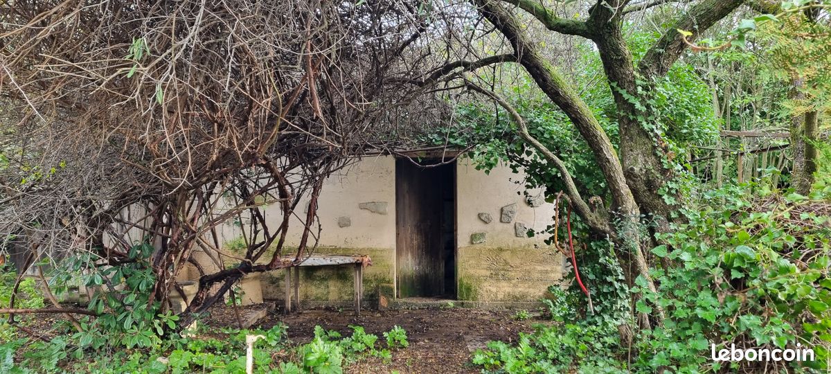 Vente terrain avec petit mazet · à Saint-Vincent-de-Barbeyrargues · 249 000 €