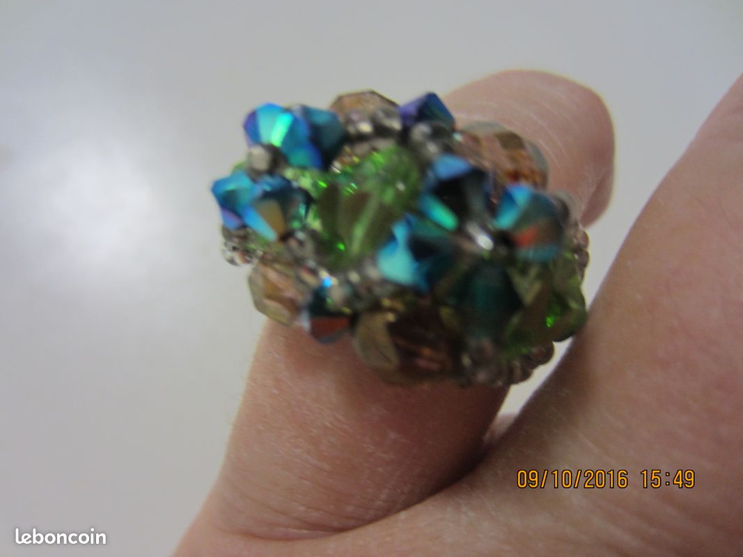 Bague avec pierres en cristal NEUVE (image 1)