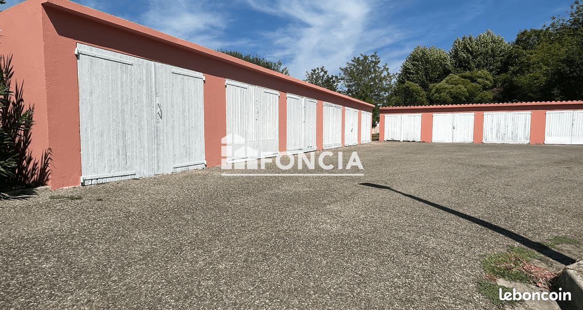 Parking 16 m² · à Brignoles · 16 m² · 17 500 €