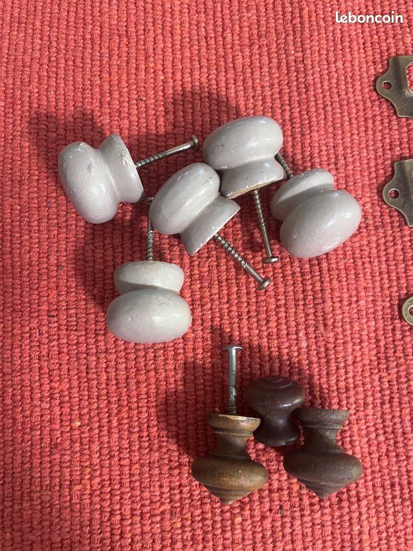 Quincaillerie d'ameublement, boutons de meuble et pièces électriques anciennes, idéal pour relooking de meubles, restauration ou décoration style industriel/brocante (image 10)