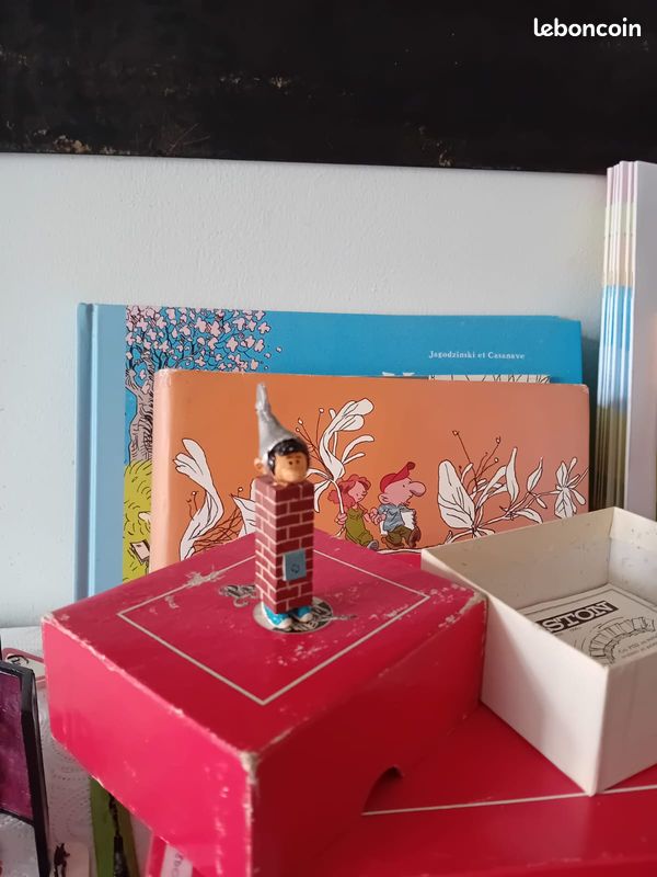 Pixi : Gaston Lagaffe - 'Gaston Déguisé En Cheminée' - Figurine Ou Livre ? (Occasion)