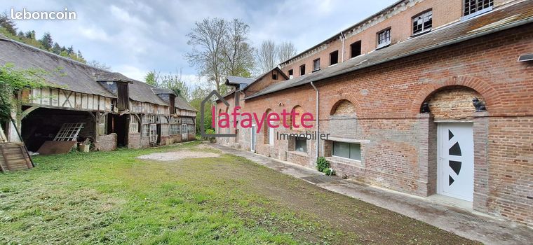 Maison 8 pièces 315 m²