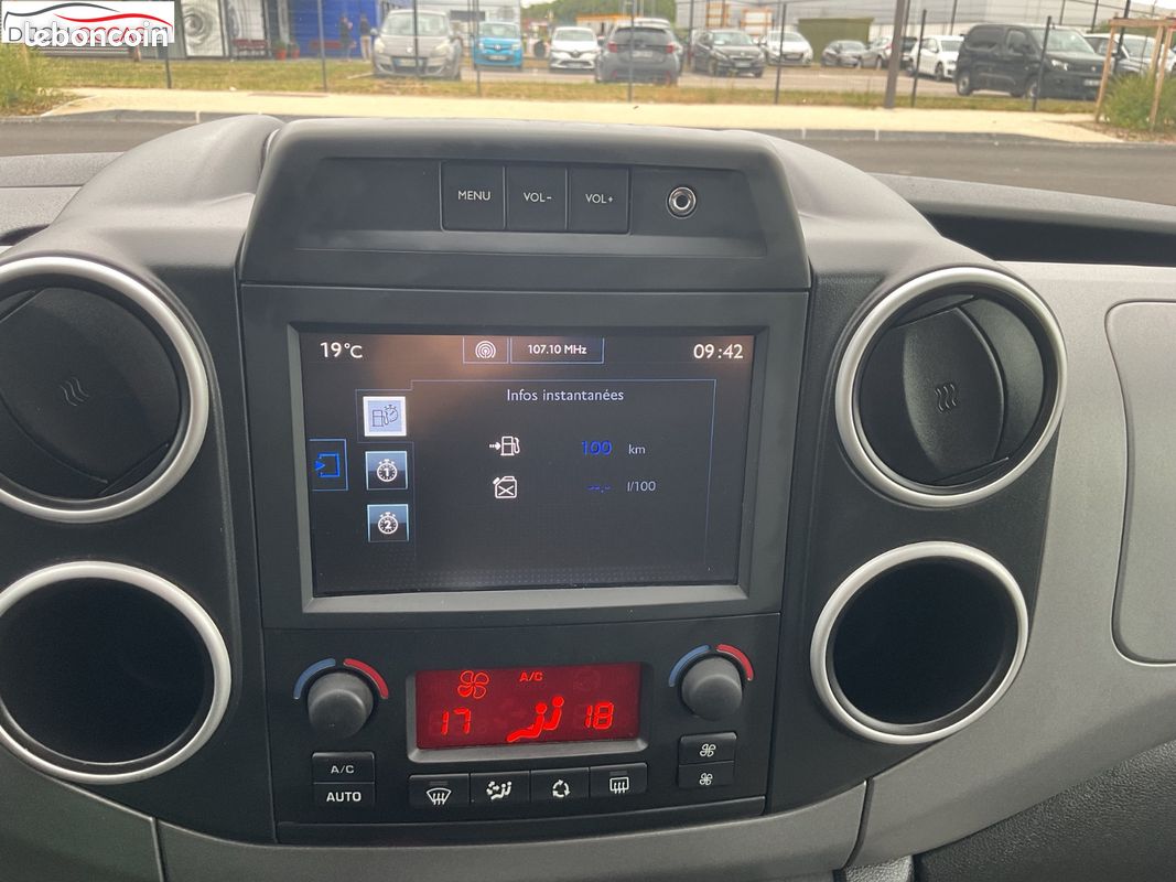 PEUGEOT PARTNER TEPEE 1.6 BlueHDi 100ch BVM5 Style (image 21)