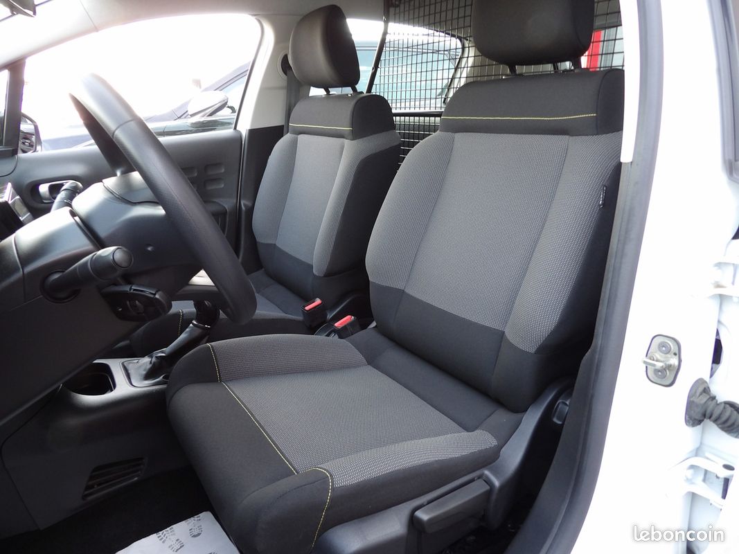 Citroen C3 STE 1.5 BLUEHDI 100CH S&S FEEL NAV (image 3)