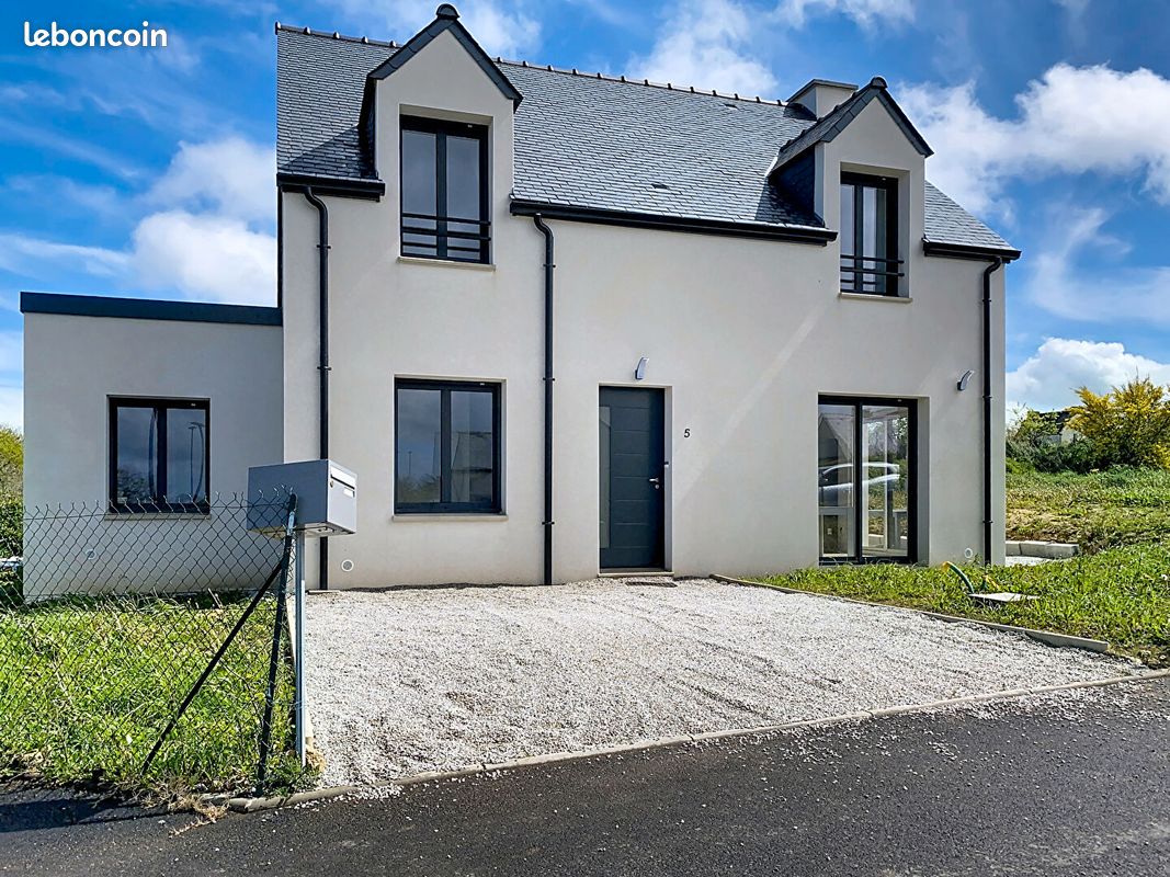Maison 5 pièces 102 m² · à Saint-Yvi · 102 m² · 304 500 €