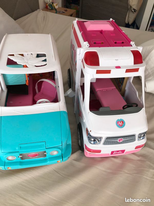 Ambulance Barbie (image 3)