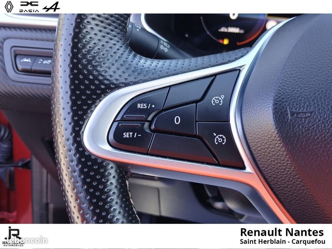 Renault Captur E-Tech hybride rechargeable 160ch RS Line (image 13)