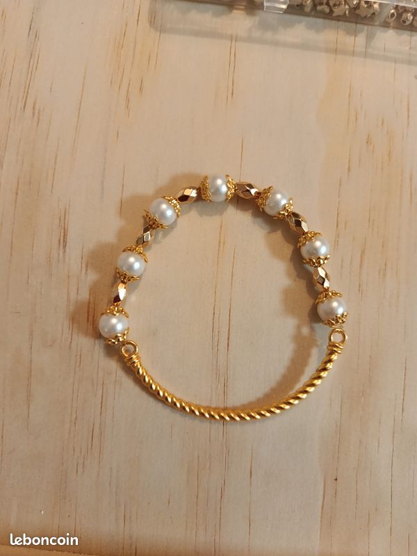 Bracelet (image 2)