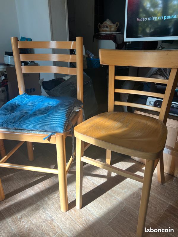 Chaise en bois (image 1)