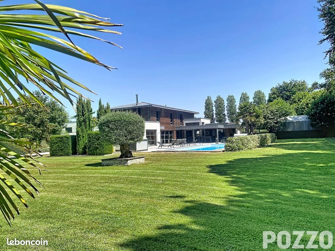 Maison 10 pièces 376 m² · à Caen · 376 m² · 1 695 000 €