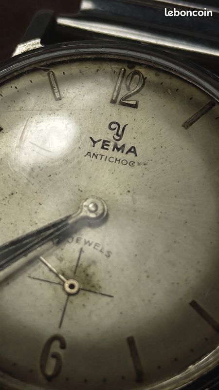 Montre Vintage Yema à Guichet (heure Sautante) - Mécanique, Acier, Années 70 - Occasion Collection