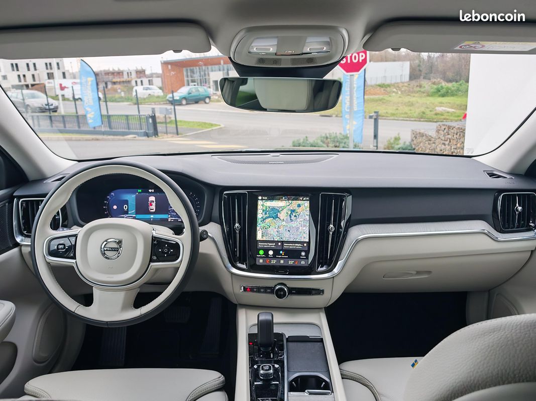 VOLVO V60 B4 197 ch DCT7 Plus Style Dark (image 14)