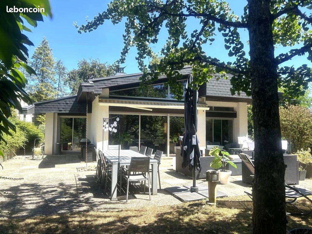 Maison 10 pièces 275 m² · à Montbéliard · 275 m² · 500 000 €