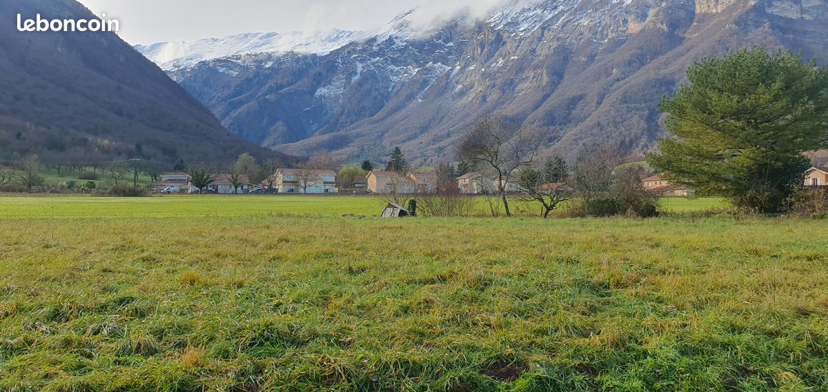 Saint Paul de Varces - Terrain constructible 750m² · à Saint-Paul-de-Varces · 210 000 €
