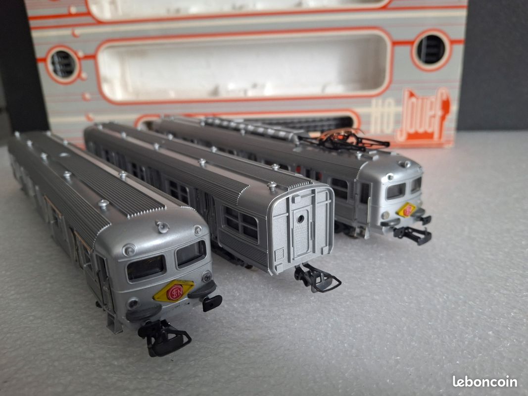 Les derniers Z 5300 et les 'rames inox budd' Jouef - Train Collection