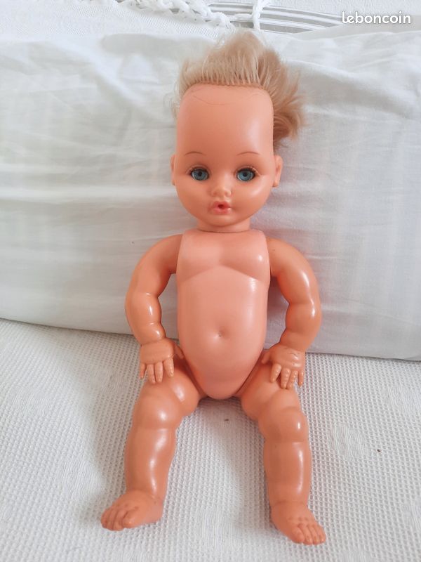 Petite poupee bella de 27 cm avec des vetements bella neufs - Jeux & Jouets