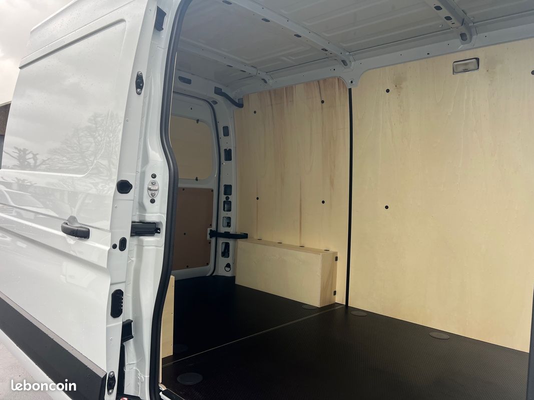 35450 ht Nissan Interstar L2H2 170 BVA9 Tekna 3.5T + kit bois (image 10)