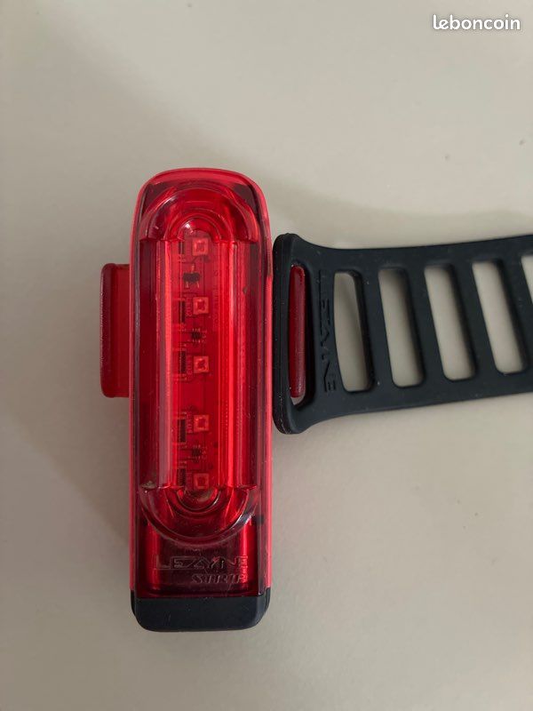 Lumière arrière Lezyne strip pro 300 (image 3)