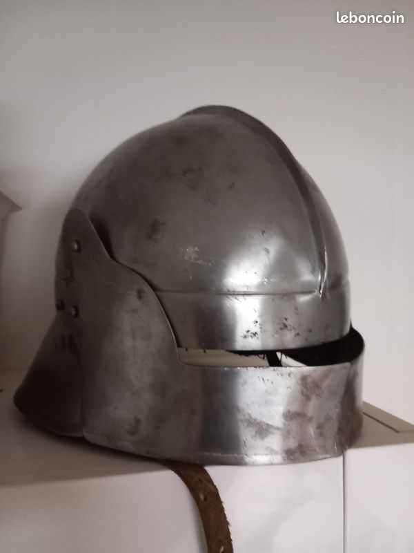 Casque du moyen age: salade (image 1)