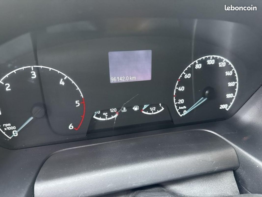 Ford Transit Custom L1H1 20 TDCI 130ch Bv6m Ambiente. 1 ère main. 2 Portes latérales. 95800 kms (image 6)