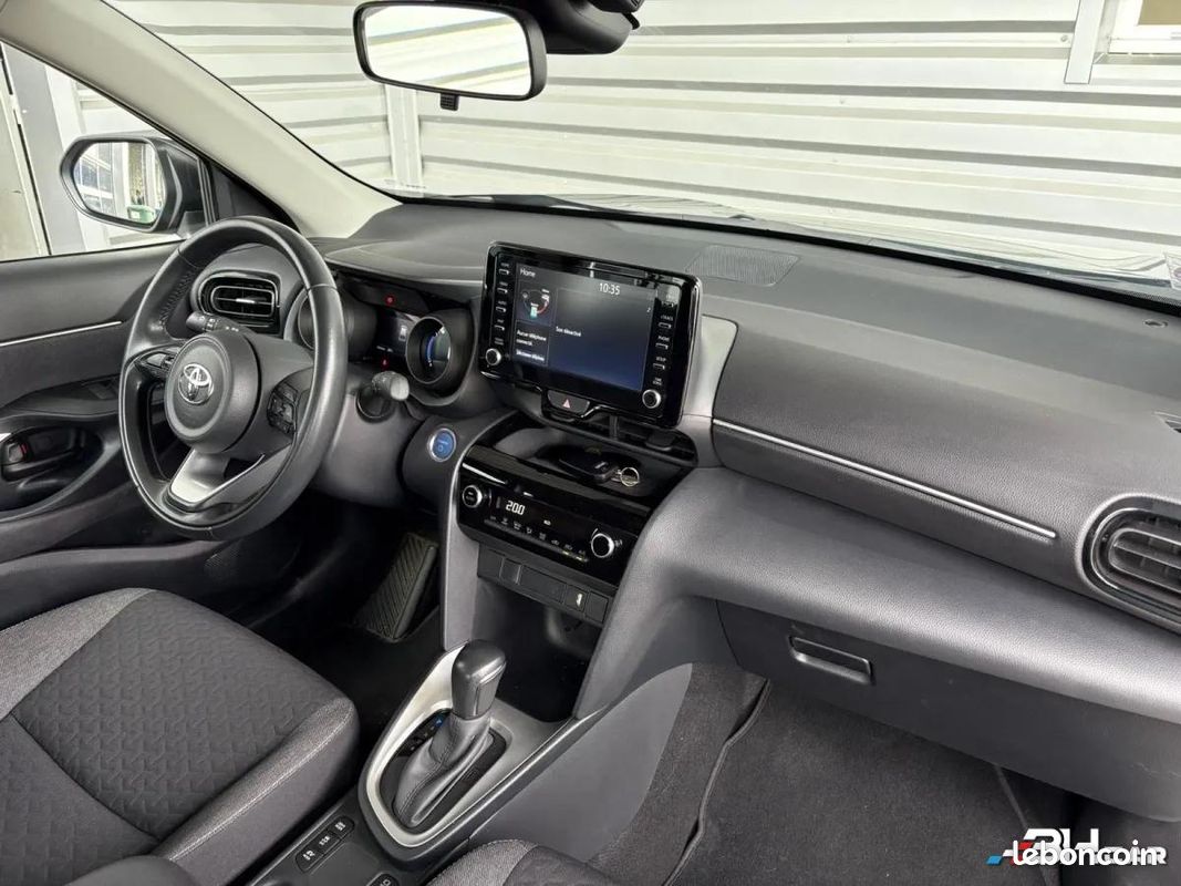 Toyota Yaris CROSS 116H HYBRID DYNAMIC MY22 CAMERA DE RECUL (image 8)