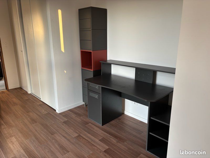 T2 meublé 53 m² – Terrasse 14 m² – Dernier étage – Parking – Saint-Herblain (image 3)