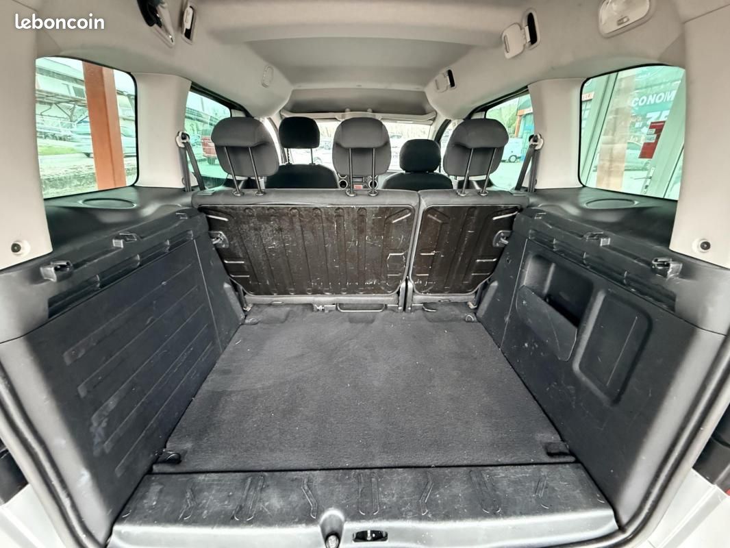 Peugeot Partner Tepee 1.6 HDI 92ch Family Gris (image 30)
