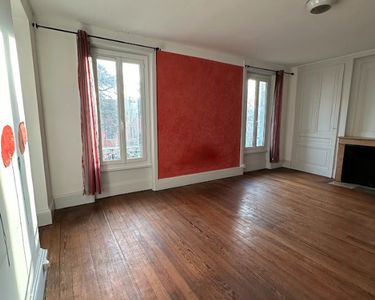 Maison 1 100 000 € - 250 m²
