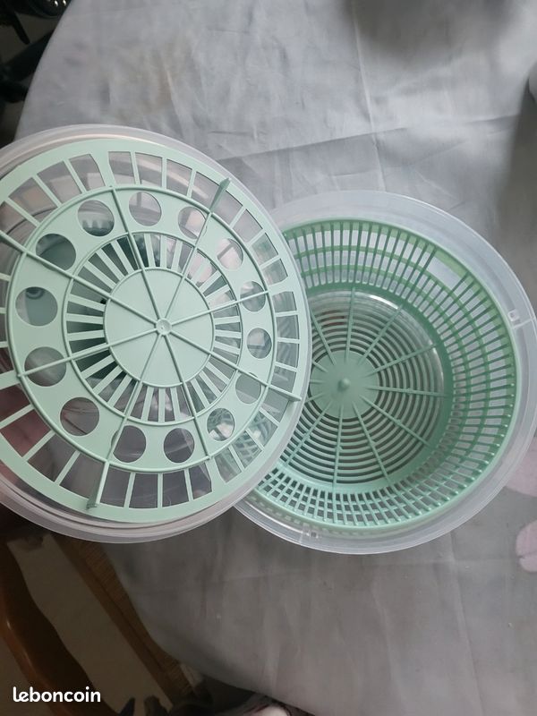 Essoreuse à salade achetée chez Gifi (image 2)