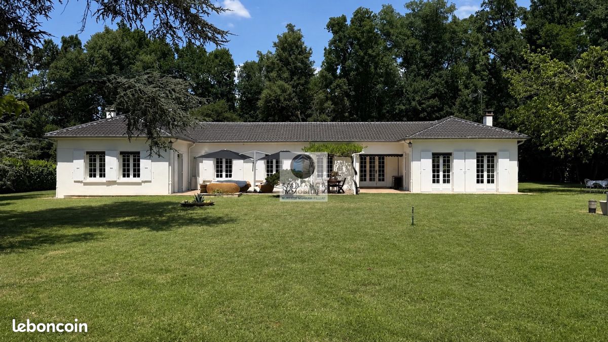 Maison 6 pièces 190 m² · à Montélier · 190 m² · 850 000 €