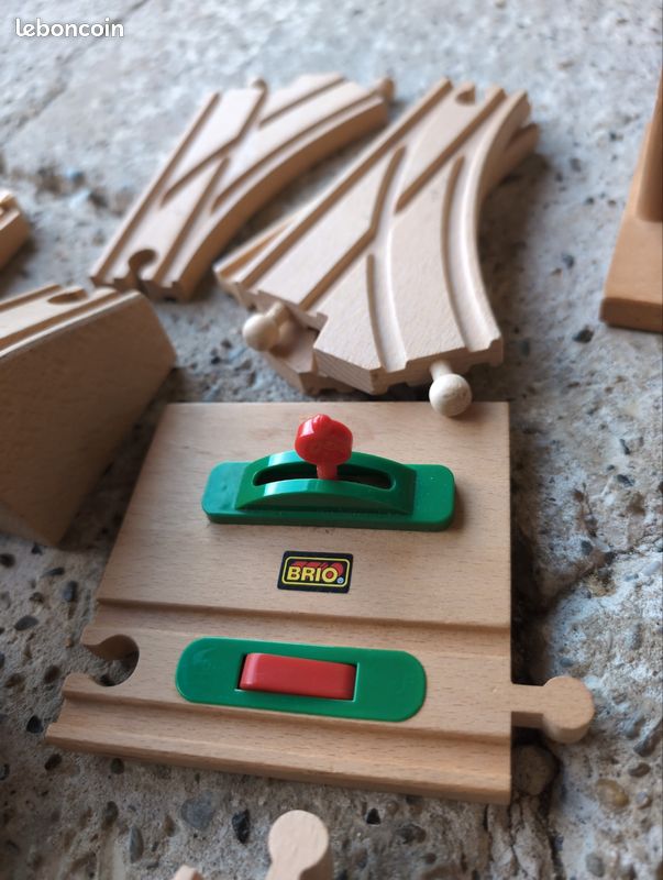 Train en bois BRIO et IKEA (image 7)
