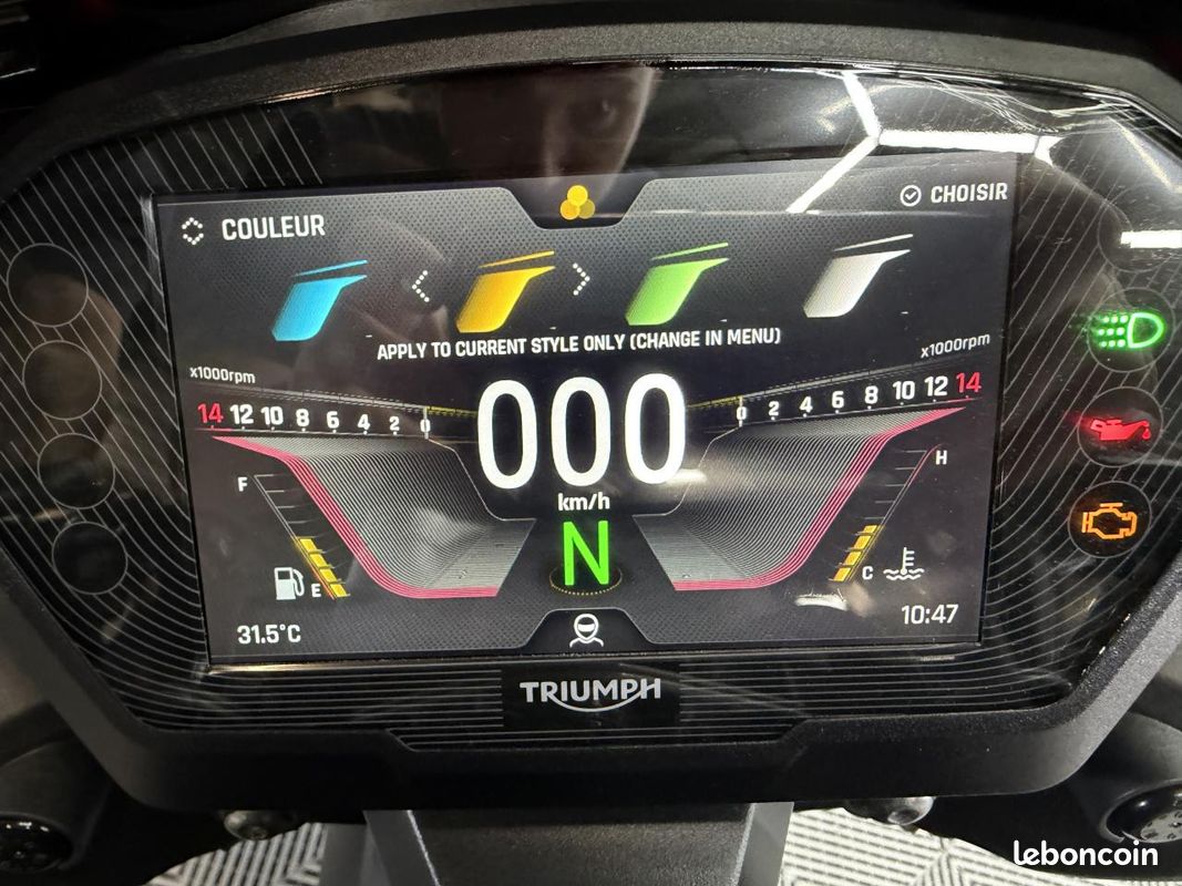 TRIUMPH STREET TRIPLE RS 765 Garantie Triumph 2027 Suivi LED (image 18)