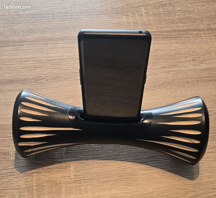 Amplificateur acoustique pour smartphone en bois (image 1)