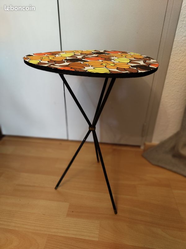 Table d'appoint année 50 relooké (image 2)