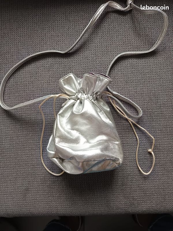Petit sac bandoulière argenté (image 1)